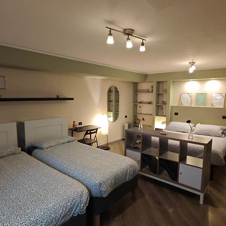 Appartamento Aleph With Private Parking, Next Train Station โกโม ภายนอก รูปภาพ