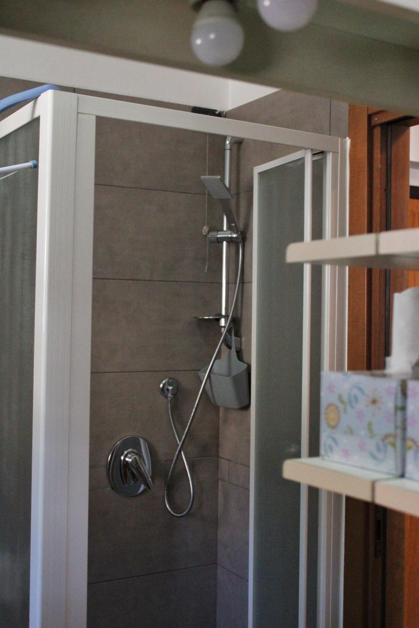 Appartamento Aleph With Private Parking, Next Train Station โกโม ภายนอก รูปภาพ