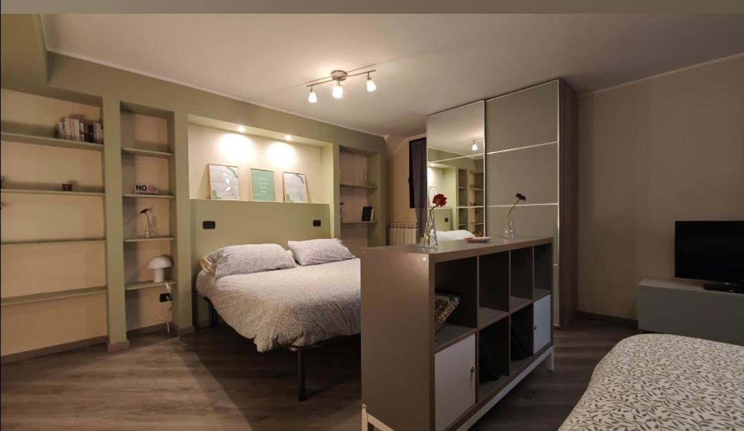 Appartamento Aleph With Private Parking, Next Train Station โกโม ภายนอก รูปภาพ