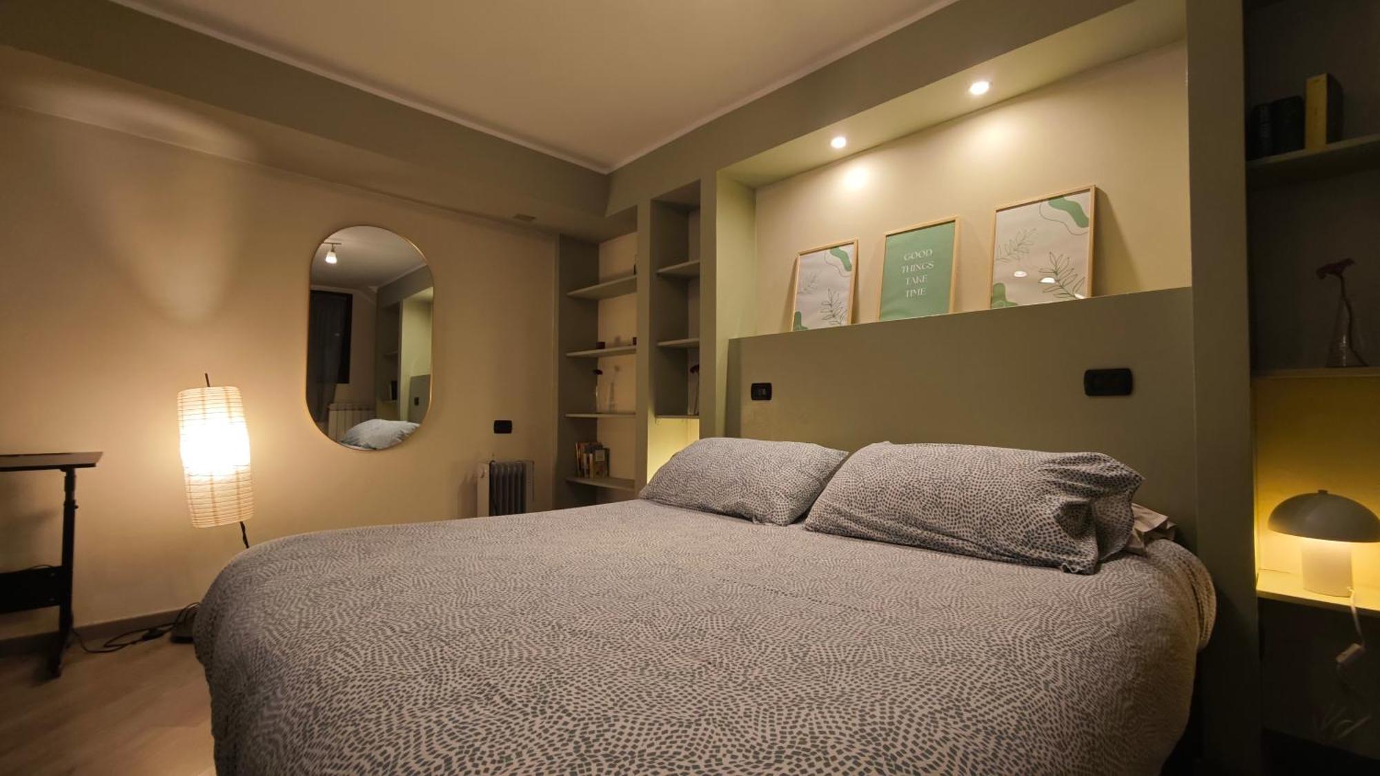 Appartamento Aleph With Private Parking, Next Train Station โกโม ภายนอก รูปภาพ